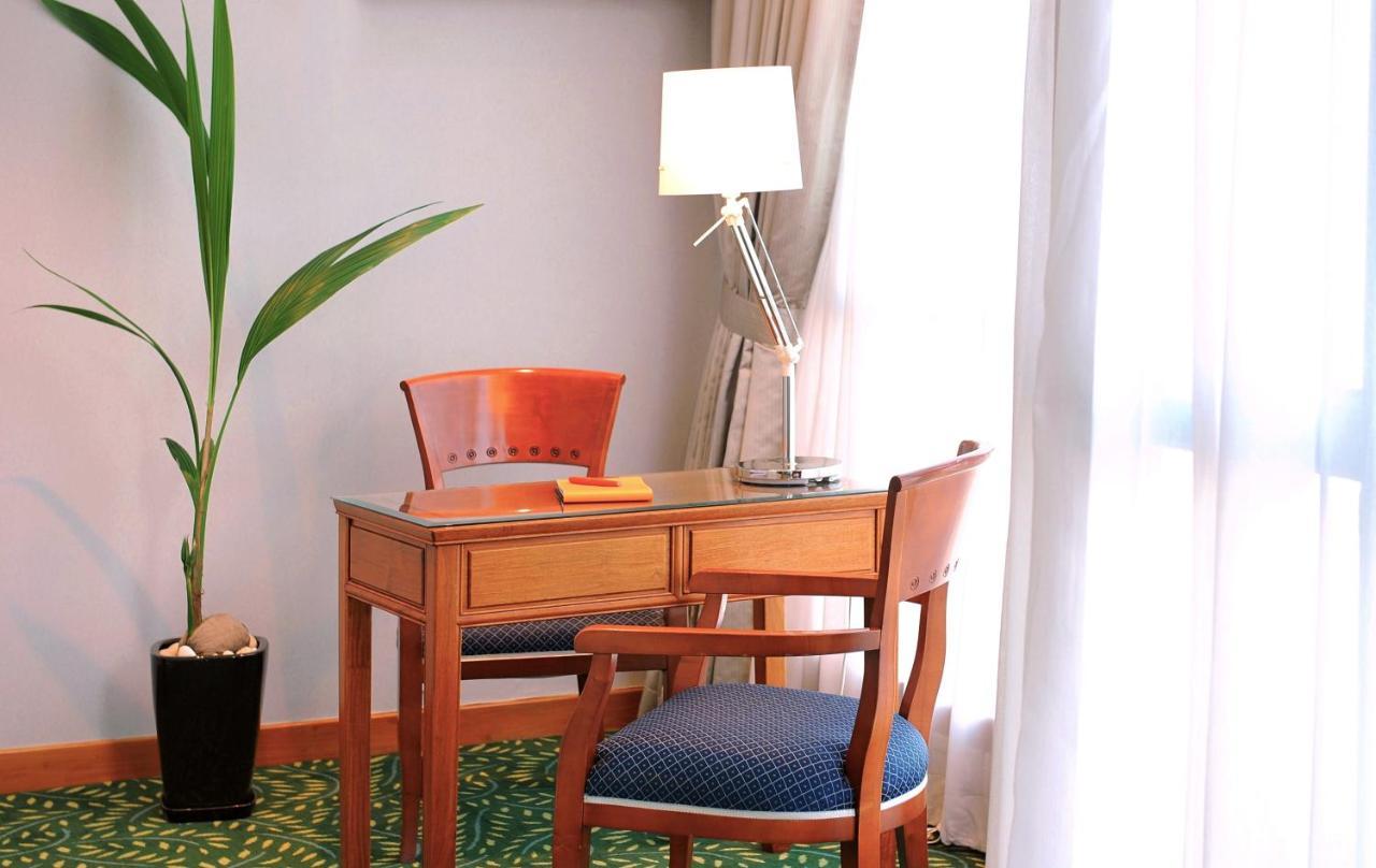 Hotel Bishop Lei International House
